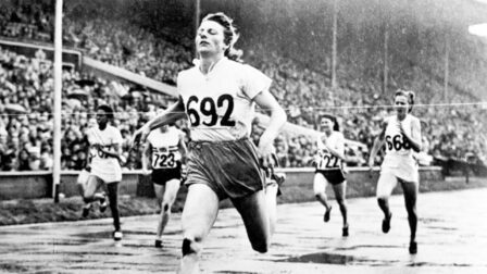 V21948 fanny blankers koen maakt indruk in het olympisch stadion