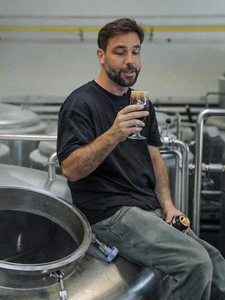 2025 PEPERNOTEN STOUT glas tony handheld 16 9 2